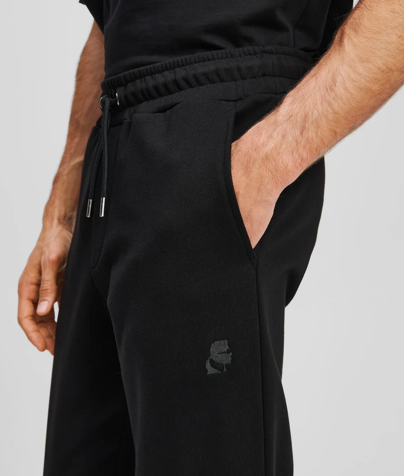 KARL KAMEO SWEATPANTS